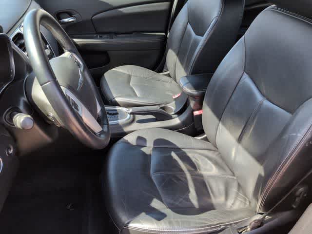 Thumbnail: 2013 Chrysler 200 - 15