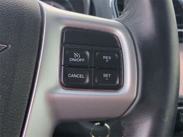 Thumbnail: 2012 Chrysler 200 - 24