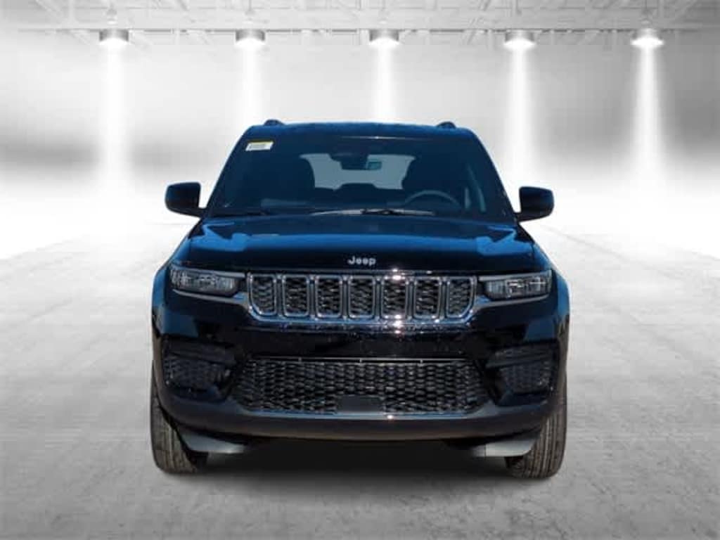 New 2025 Jeep Grand Cherokee Laredo X Sport Utility