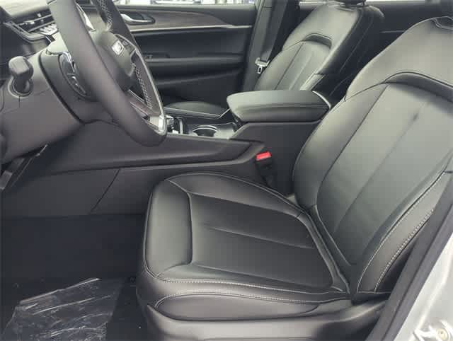 Thumbnail: 2025 Jeep Grand Cherokee L - 16