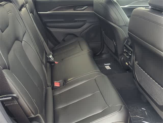 Thumbnail: 2025 Jeep Grand Cherokee - 21