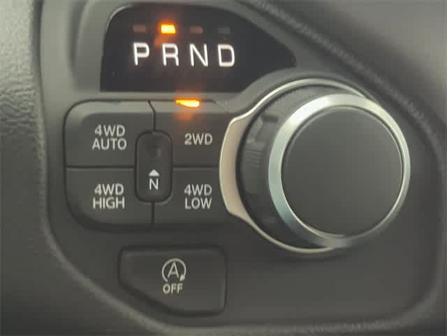 Thumbnail: 2025 RAM 1500 - 32