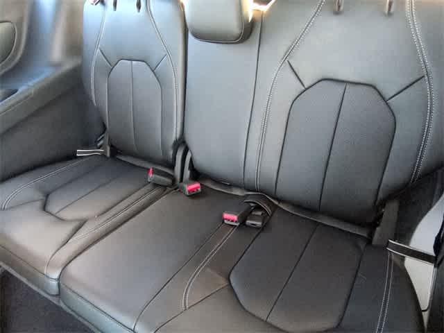 Thumbnail: 2026 Chrysler Pacifica - 22