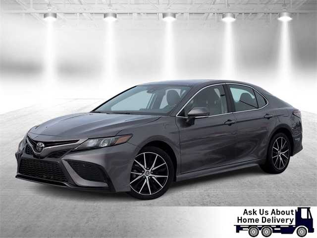 2023 Toyota Camry SE's photo