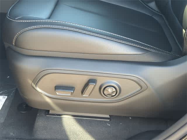 Thumbnail: 2025 Jeep Grand Cherokee - 17