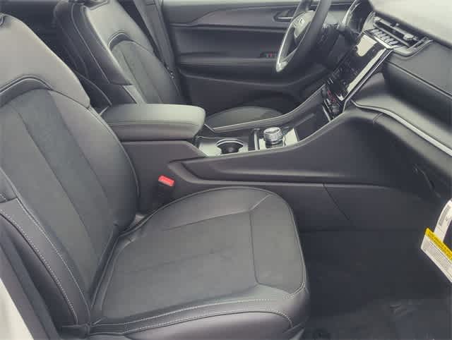 Thumbnail: 2025 Jeep Grand Cherokee - 23