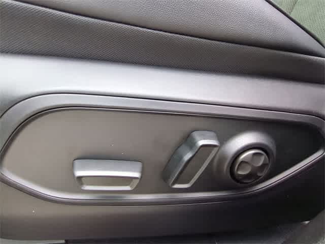 Thumbnail: 2025 Jeep Grand Cherokee L - 17