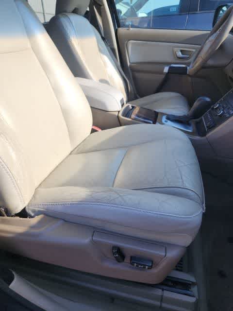 Thumbnail: 2011 Volvo XC90 - 19