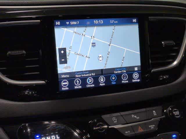 Thumbnail: 2018 Chrysler Pacifica - 30