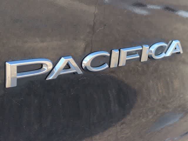 Thumbnail: 2018 Chrysler Pacifica - 13