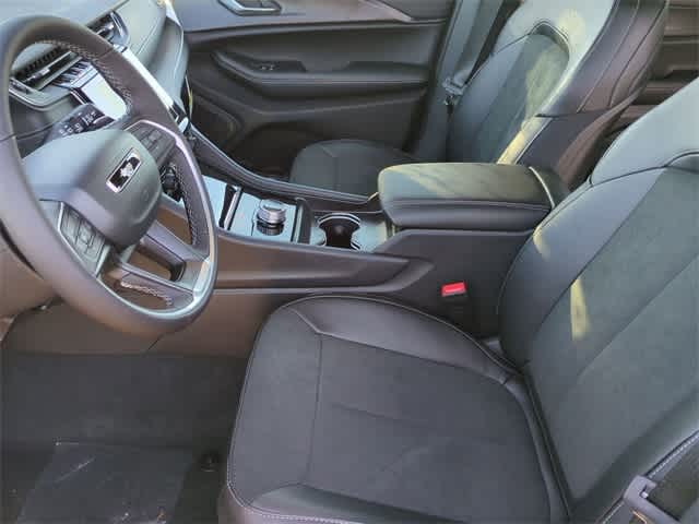 Thumbnail: 2025 Jeep Grand Cherokee L - 16