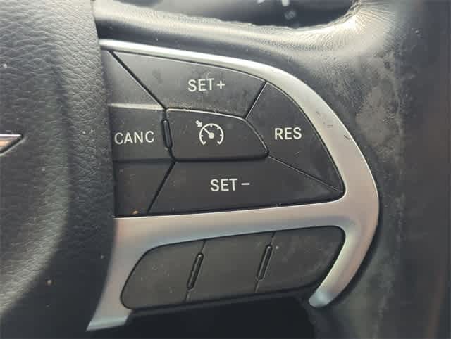 Thumbnail: 2015 Chrysler 200 - 24