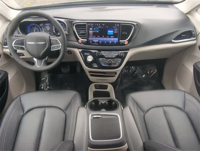 Thumbnail: 2024 Chrysler Pacifica - 15