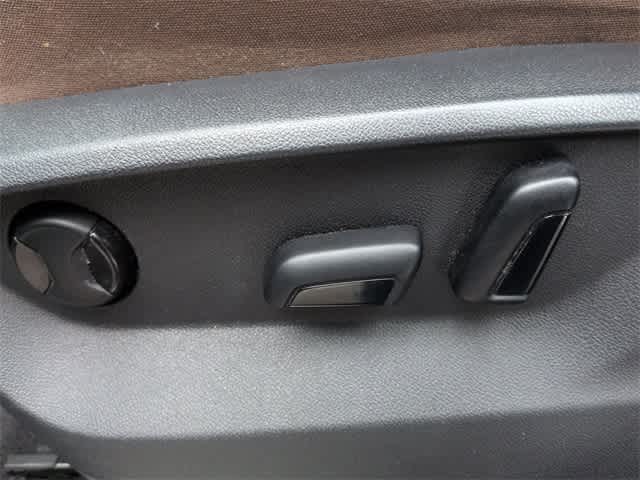 Thumbnail: 2022 Volkswagen Atlas - 17