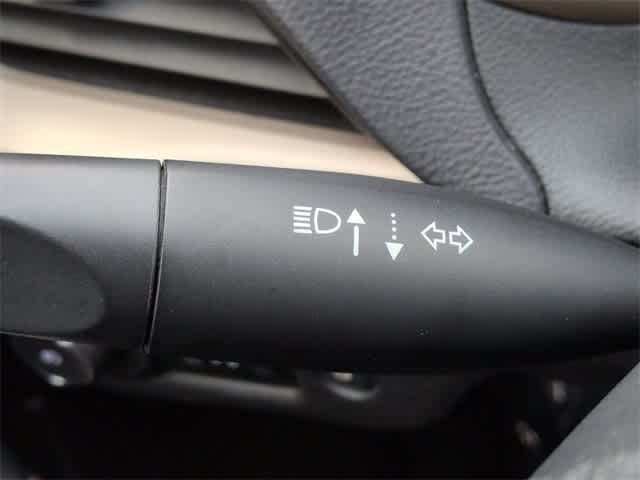 Thumbnail: 2018 Jeep Cherokee - 27