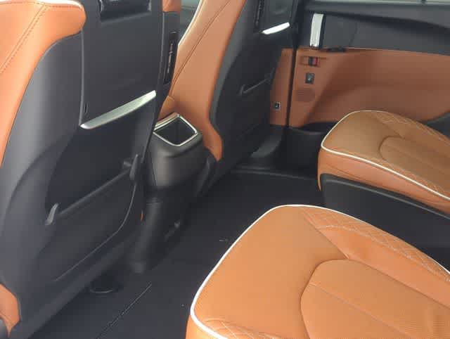 Thumbnail: 2026 Chrysler Pacifica - 18