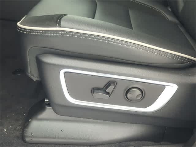 Thumbnail: 2026 RAM 1500 - 17