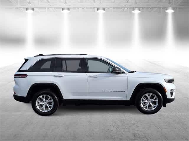 Thumbnail: 2023 Jeep Grand Cherokee - 9