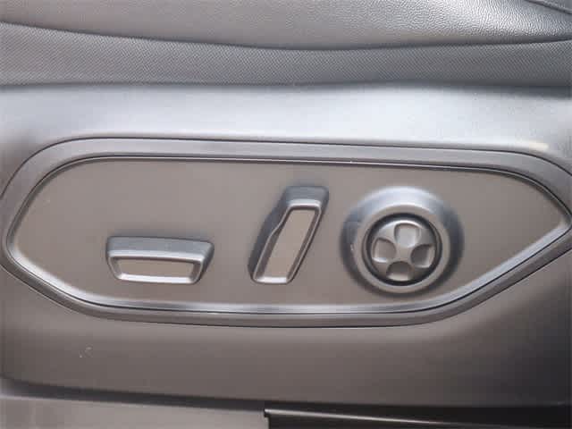 2025 Jeep Grand Cherokee Altitude 17