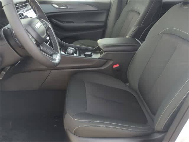 Thumbnail: 2025 Jeep Grand Cherokee L - 16