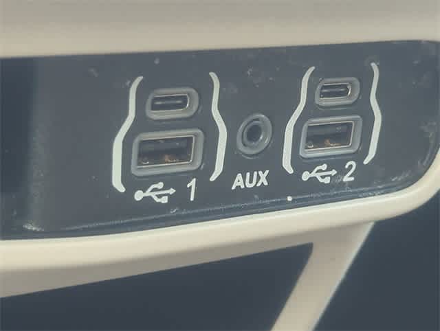 Thumbnail: 2024 Chrysler Pacifica - 32