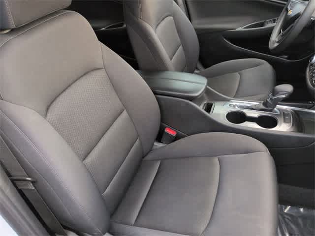 Thumbnail: 2023 Chevrolet Malibu - 21