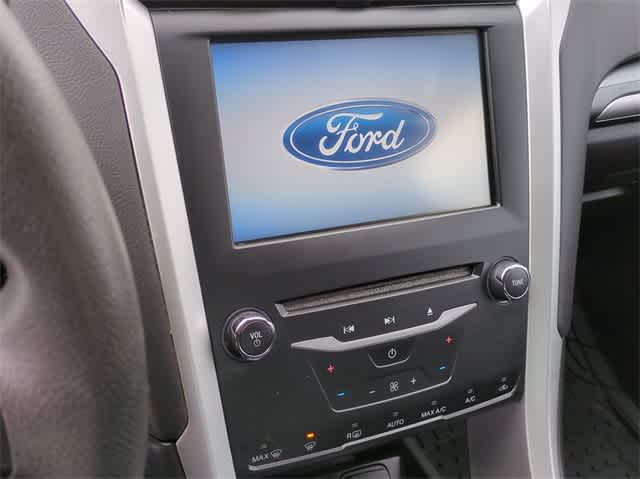 2013 Ford Fusion SE 27