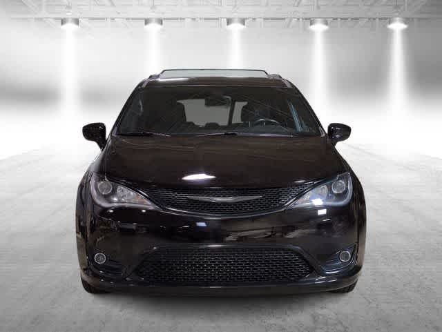 Thumbnail: 2018 Chrysler Pacifica - 3