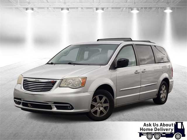 2011 Chrysler Town & Country Touring -
                  Garden City, MI