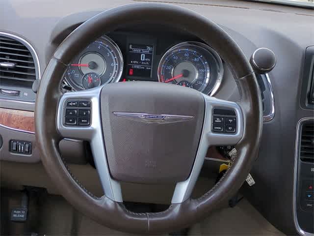 Thumbnail: 2011 Chrysler Town & Country - 22