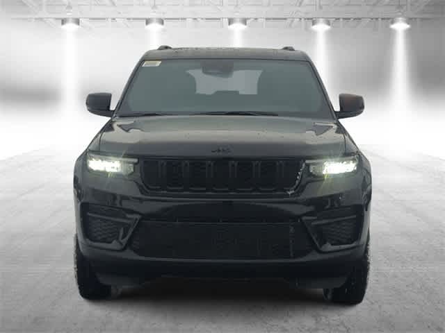 Thumbnail: 2025 Jeep Grand Cherokee - 3