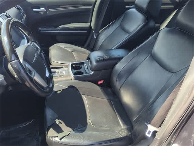 Thumbnail: 2013 Chrysler 300 - 16