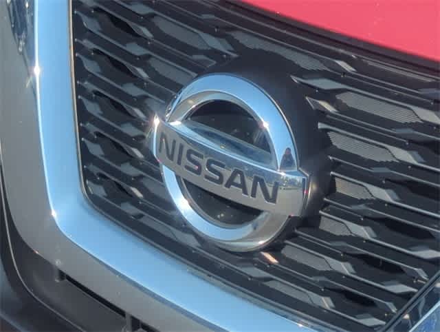 Thumbnail: 2017 Nissan Rogue - 11