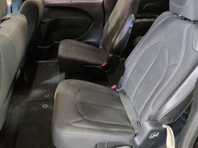 Thumbnail: 2018 Chrysler Pacifica - 19