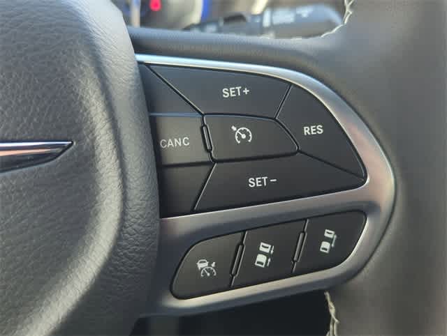 Thumbnail: 2026 Chrysler Pacifica - 25