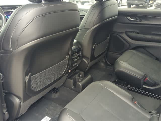 Thumbnail: 2025 Jeep Grand Cherokee L - 18