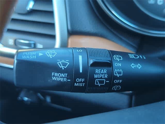 Thumbnail: 2011 Jeep Grand Cherokee - 27