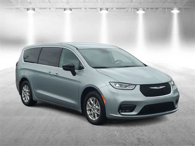 Thumbnail: 2024 Chrysler Pacifica - 2