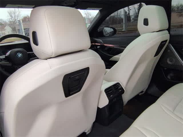 Thumbnail: 2025 BMW i5 - 18