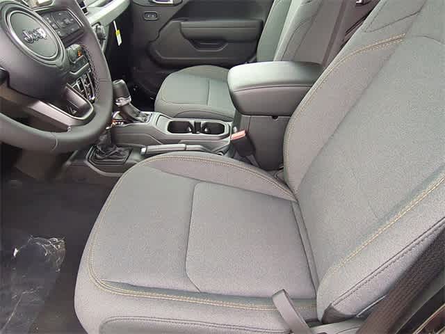 Thumbnail: 2026 Jeep Gladiator - 17