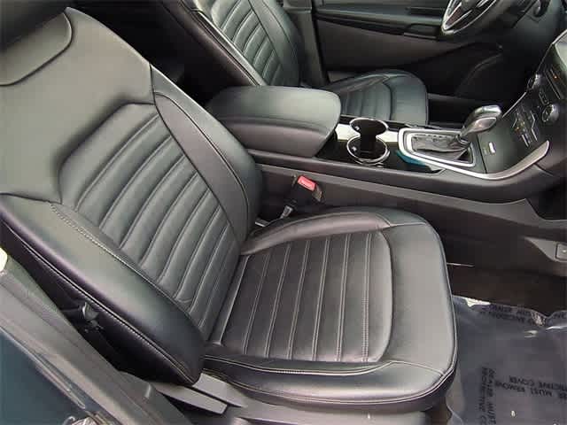 Thumbnail: 2016 Ford Edge - 21