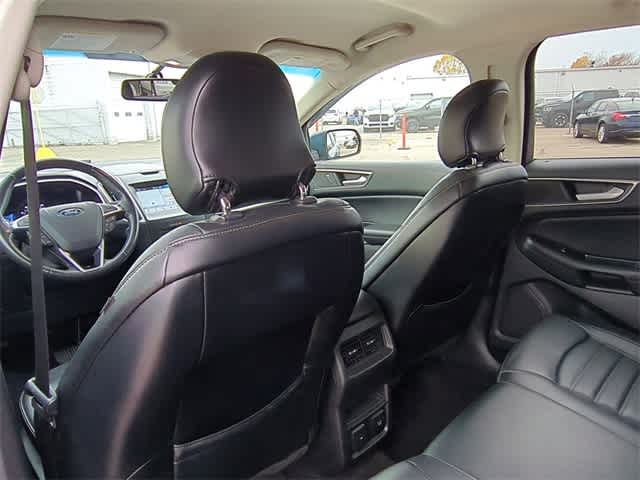 Thumbnail: 2016 Ford Edge - 18