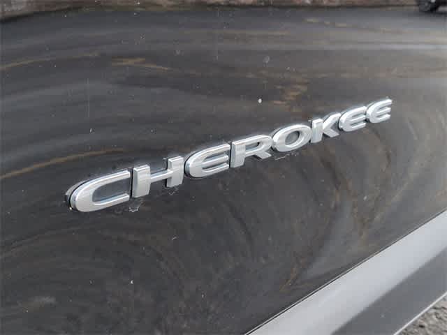 Thumbnail: 2018 Jeep Cherokee - 13