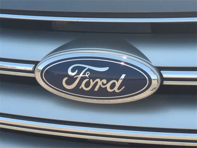 2015 Ford Edge SE 11