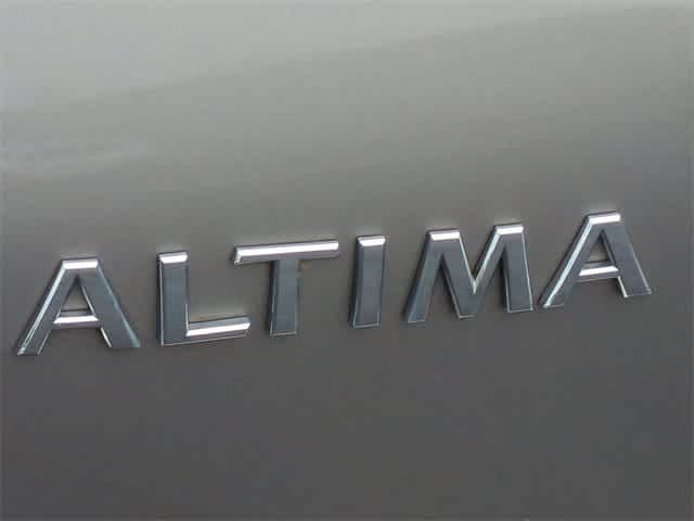 Thumbnail: 2012 Nissan Altima - 13