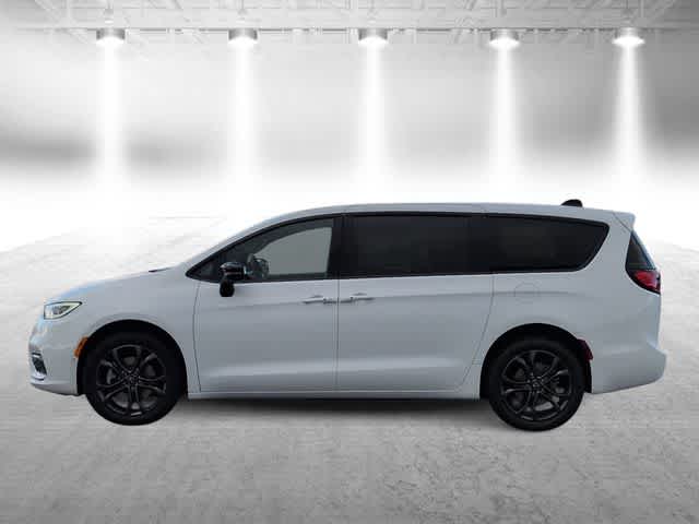 Thumbnail: 2026 Chrysler Pacifica - 5