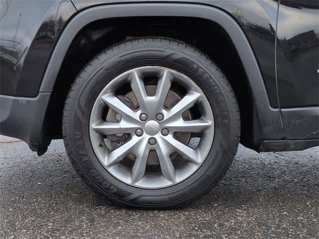 Thumbnail: 2018 Jeep Cherokee - 14