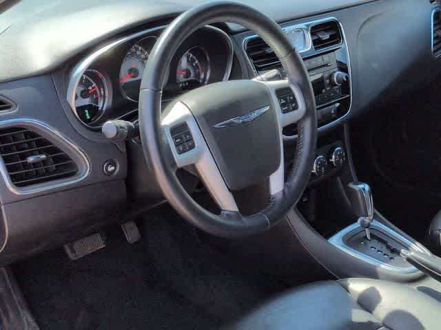 Thumbnail: 2013 Chrysler 200 - 10