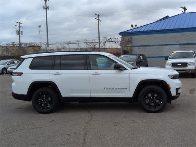 Thumbnail: 2025 Jeep Grand Cherokee L - 15