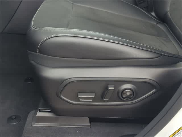 Thumbnail: 2025 Jeep Grand Cherokee - 17